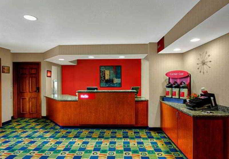 Towneplace Suites Manchester-Boston Regional Airport Beltér fotó